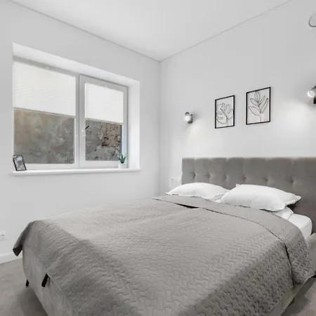 Yard Gallery Apartment *